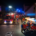 Großaufgebot der Feuerwehr in Bad Bevensen - Feuer im Mehrfamilienhaus/Menschen in Gefahr