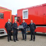 "SVO Celle-Uelzen Netz“ übergibt Notebooks an Uelzener Kreisfeuerwehr