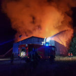 Großbrand zwischen Medingen und Bruchtorf - Feuerwehren über 36 Stunden im Dauereinsatz