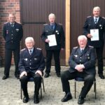 Besondere Ehrung für insgesamt 220 Jahre in der Feuerwehr Räber